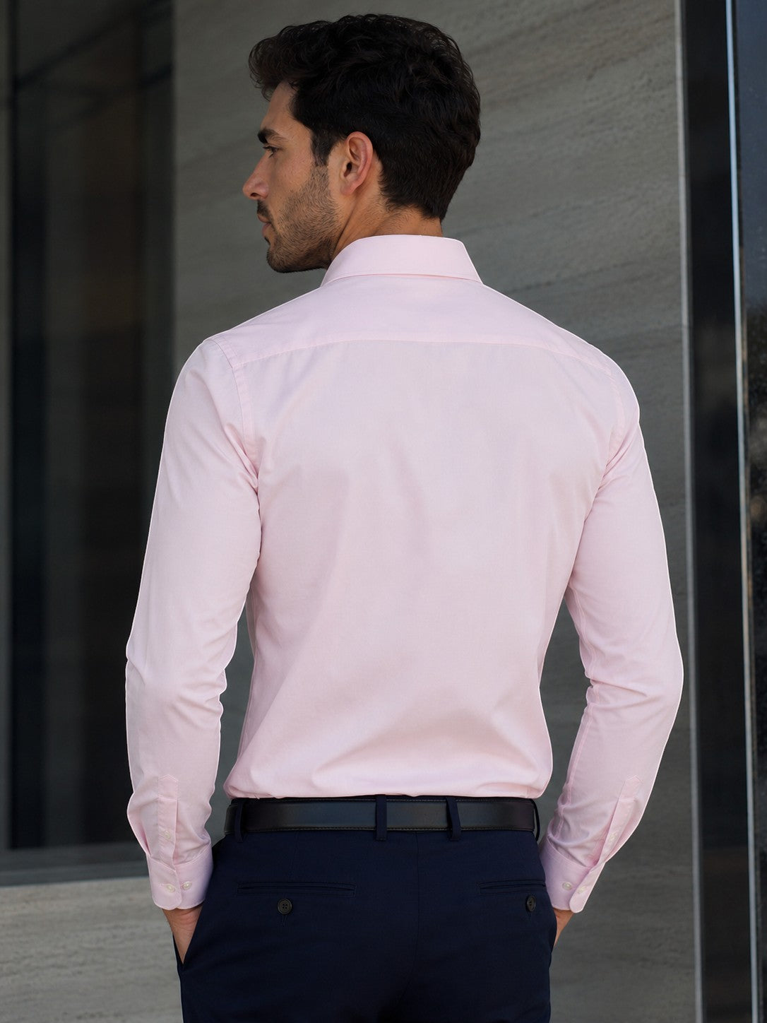 Barutti.ae VENTI modern fit long sleeve dress shirt in light pink, worn by a man from a back view.